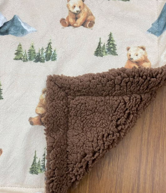 Alpine Bear Lightweight Sherpa Blanket